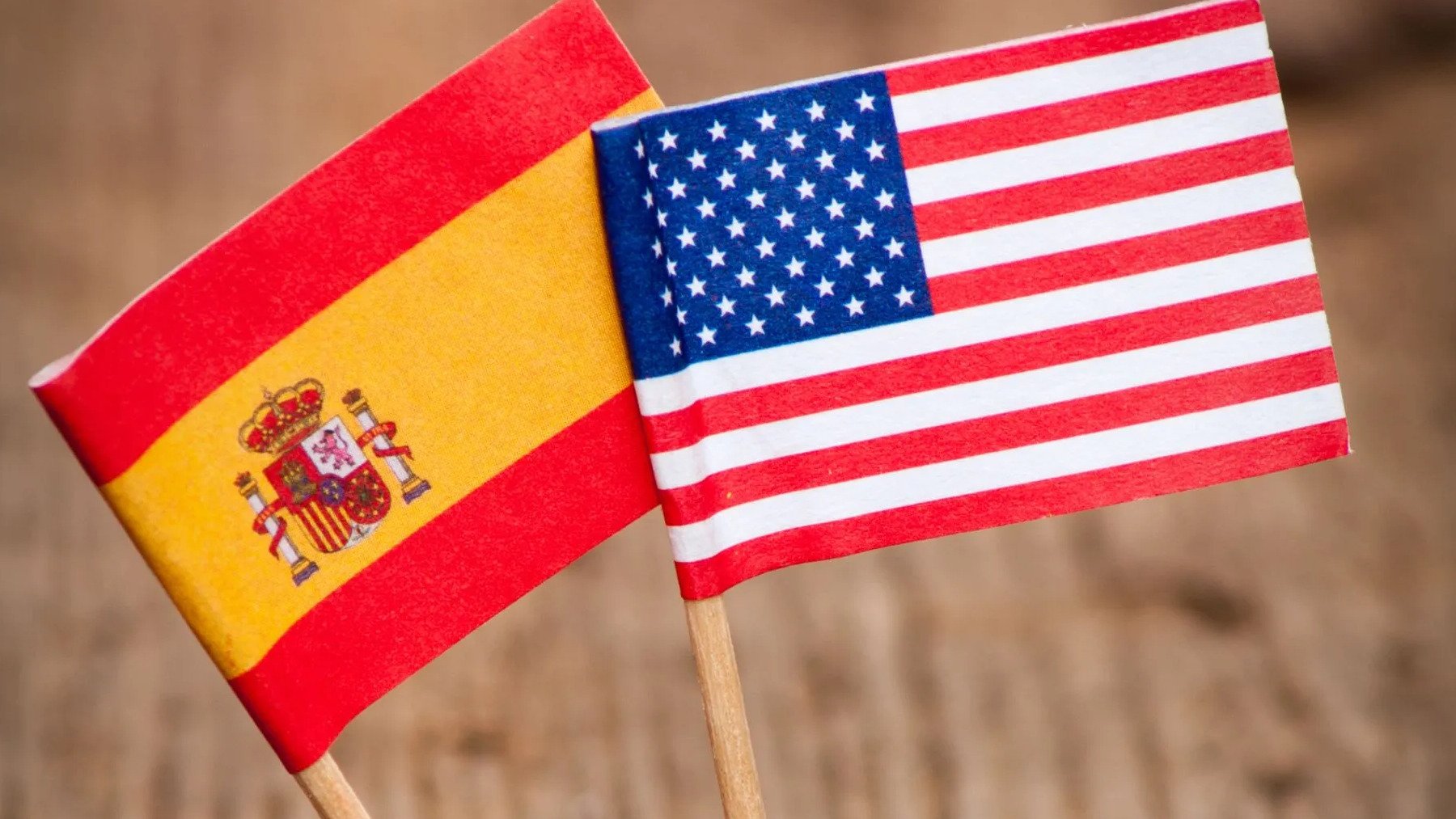 Bandera de España y Estados Unidos. Foto: Atlantic Bridge.