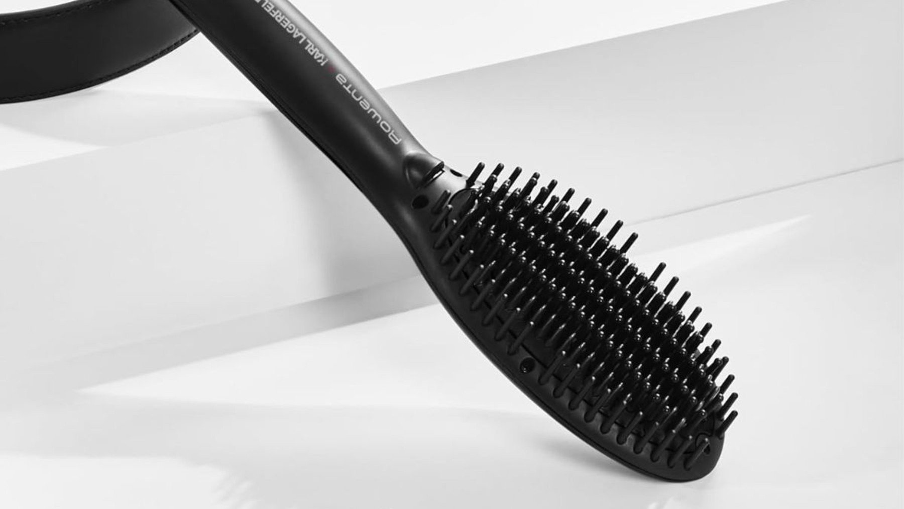 Descubre el Secreto para un Cabello Liso y Brillante: El Cepillo Alisador Rowenta por Menos de 35€ en Amazon