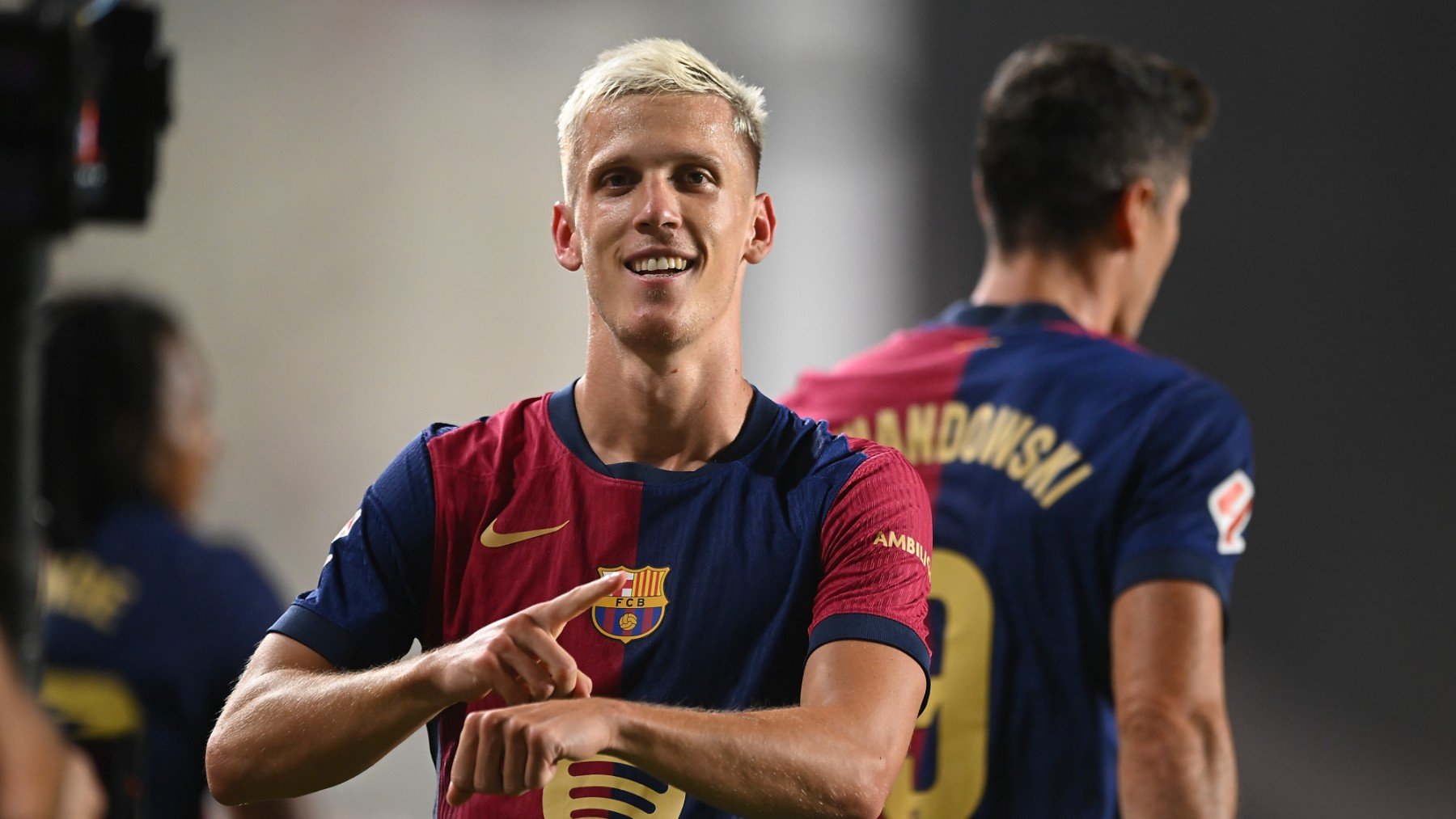 Dani Olmo celebra un gol con el Barcelona. (Getty)