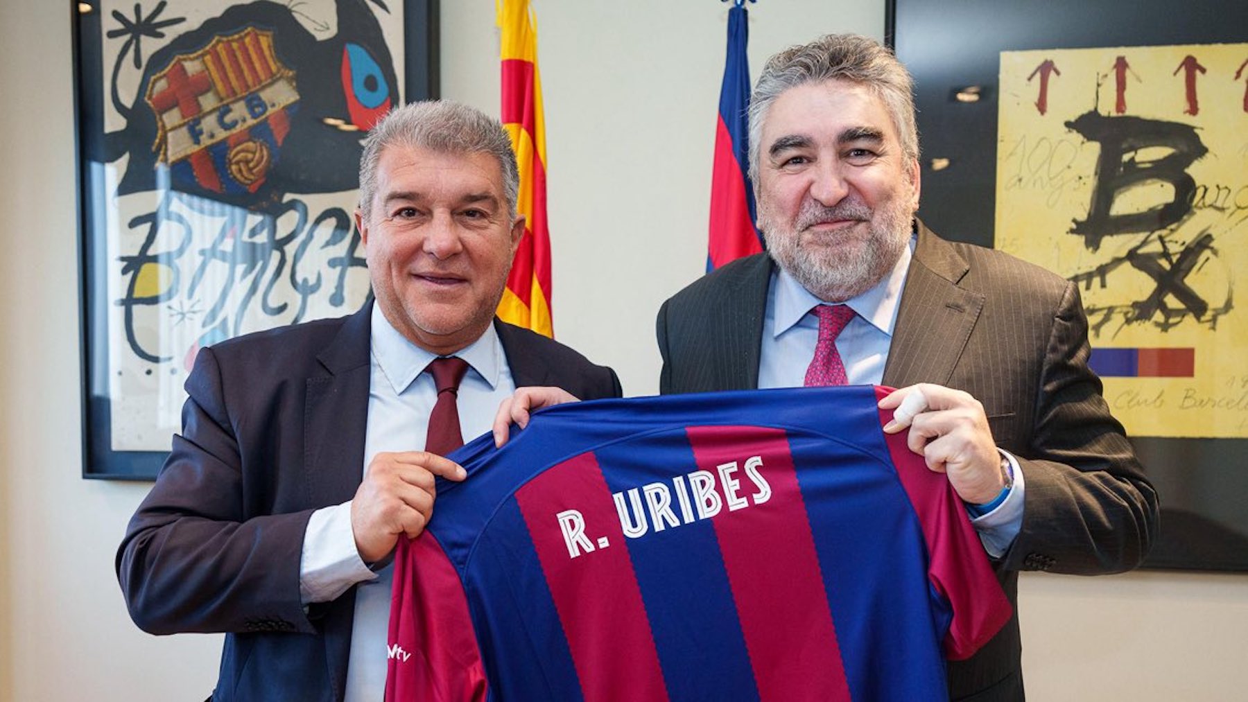 La imagen de la discordia entre Laporta y Uribes.