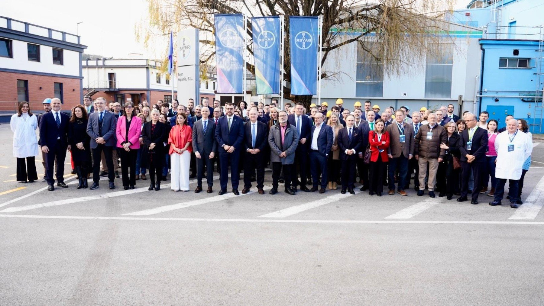 Una foto de grupo de la planta de Bayer en Langreo, Asturias.