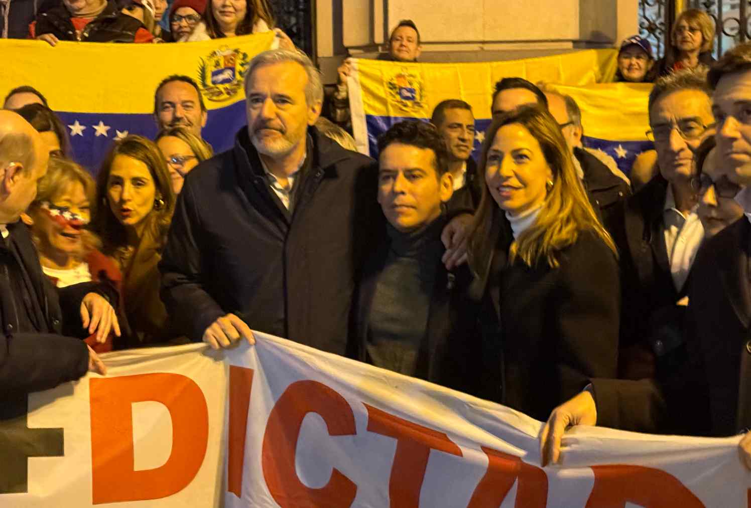 Jorge Azcón, Wilson García y Natalia Chueca.