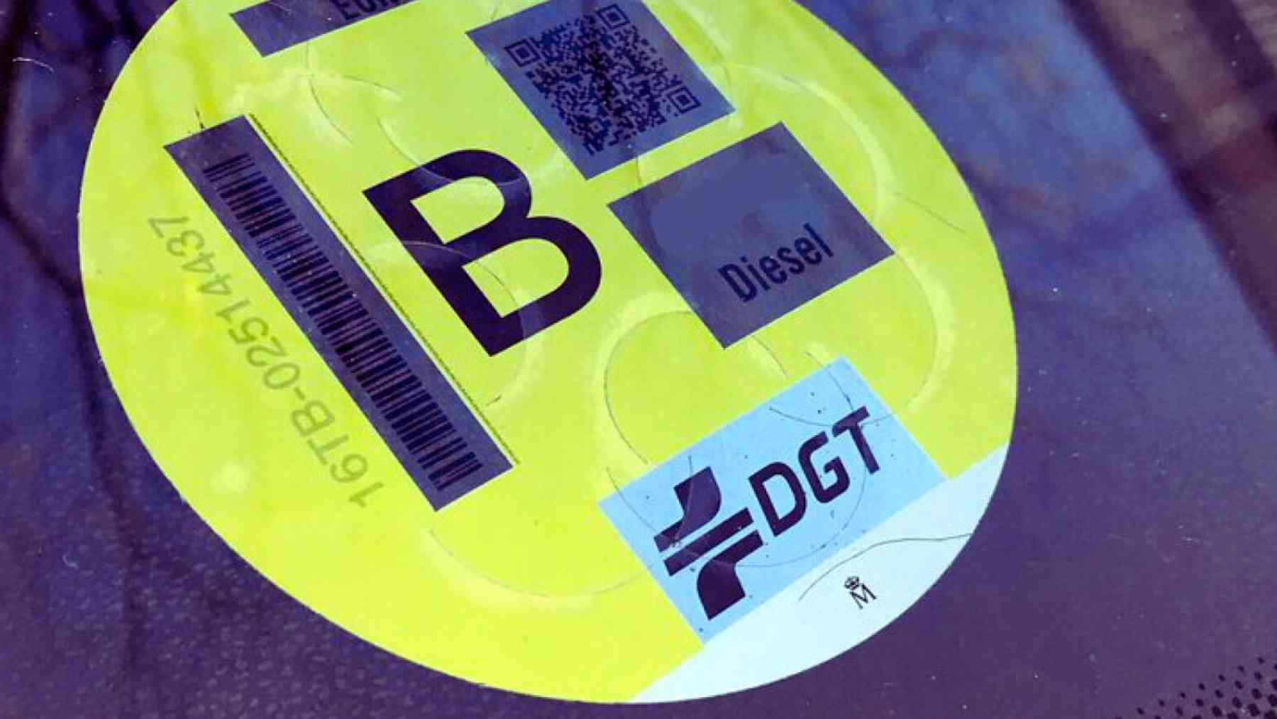 Etiqueta B de la DGT.