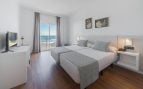 La mezcla que usan las limpiadoras de los hoteles para acabar con las manchas amarillas en las almohadas sin utilizar ni una gota de lejía