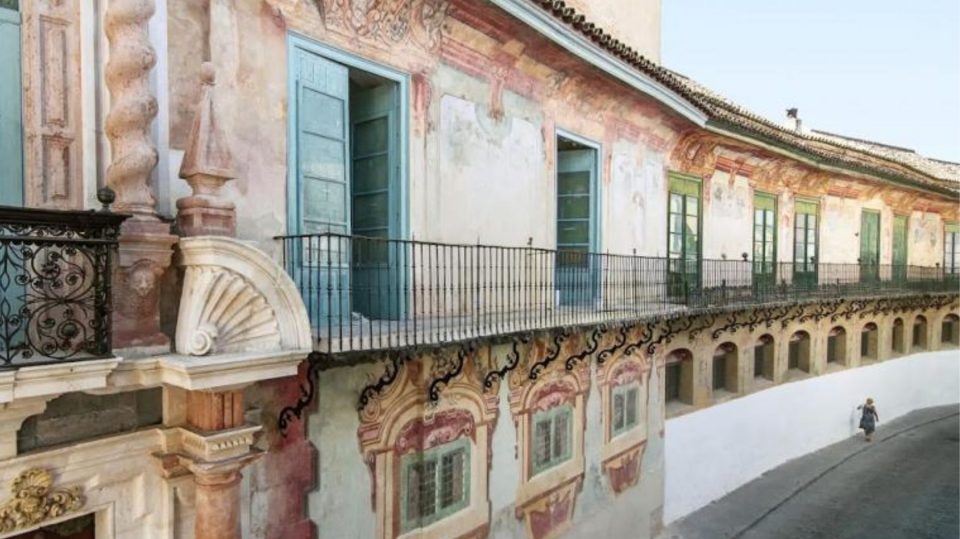 El balcón más largo de España mide casi 60 metros de punta a punta, y ...