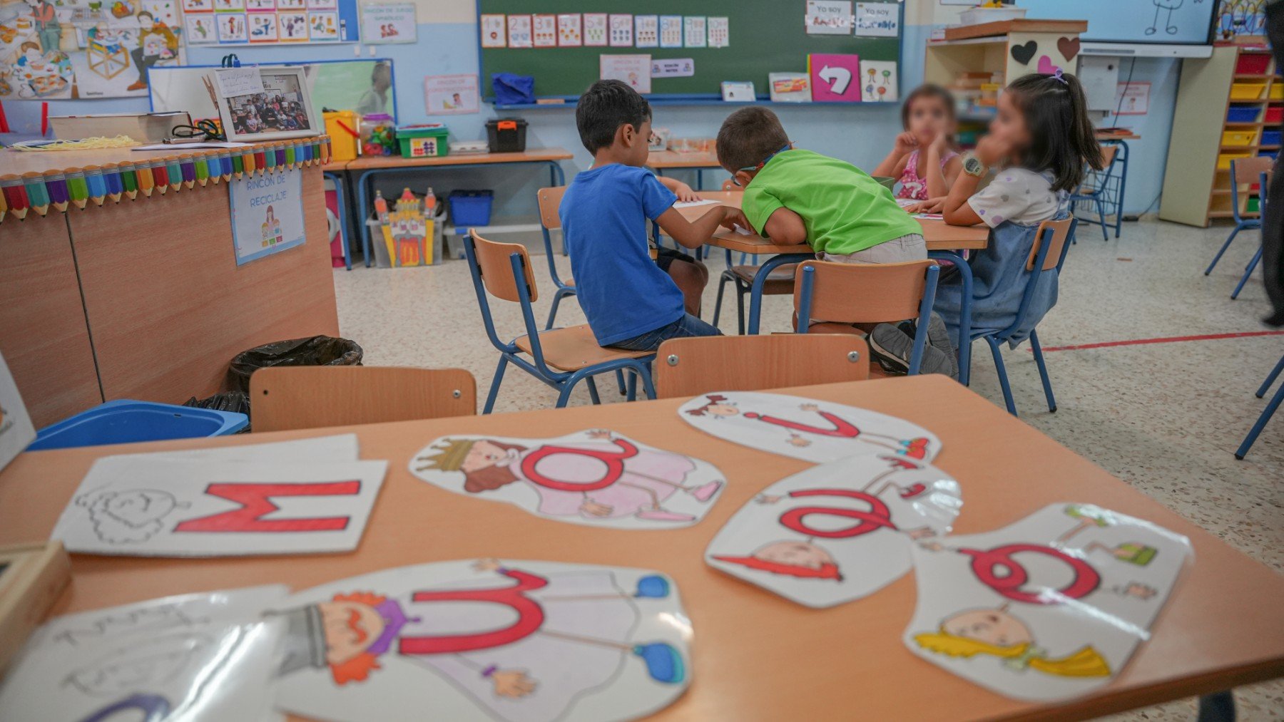 Varios niños en un colegio de Andalucía. (EP)