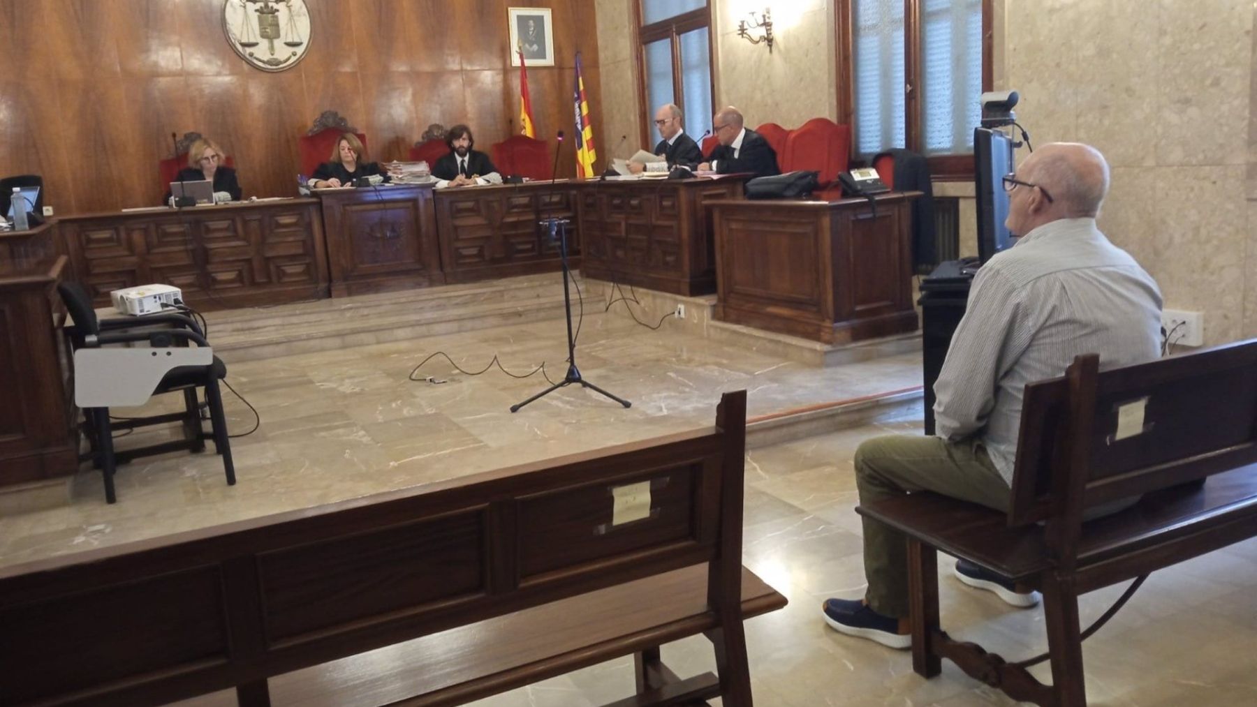 El exagente de la Policía Local de Son Servera durante el juicio en la Audiencia. (Europa Press)