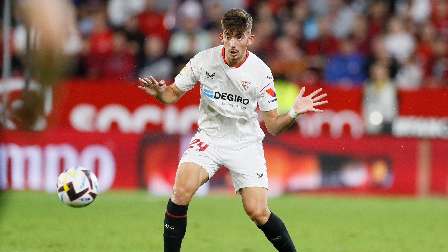 Kike Salas, con el Sevilla. (EFE)