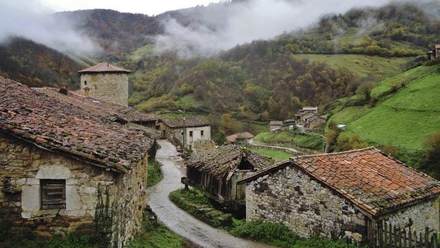 pueblo más bonito de Asturias, Bandujo, Asturias, Proaza