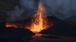 Espeluznante descubrimiento en Yellowstone, descubrimiento sin precedentes en un volcán, hallazgo científico prevé nueva erupción volcánica, supervolcán.