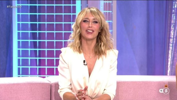 Emma García, presentadora de 'Fiesta'. (Mediaset)