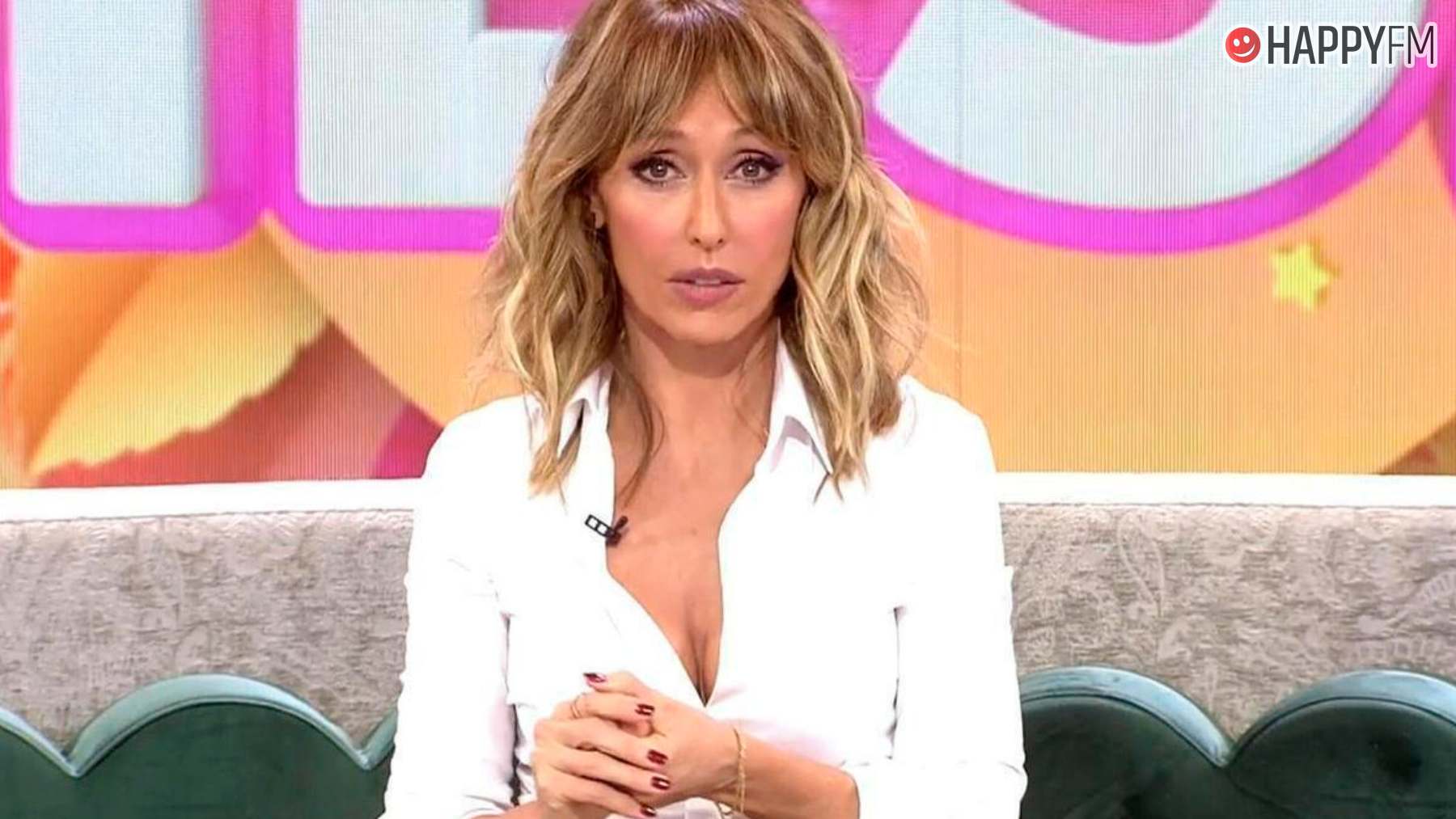 Emma García, presentadora de ‘Fiesta’. (Mediaset)