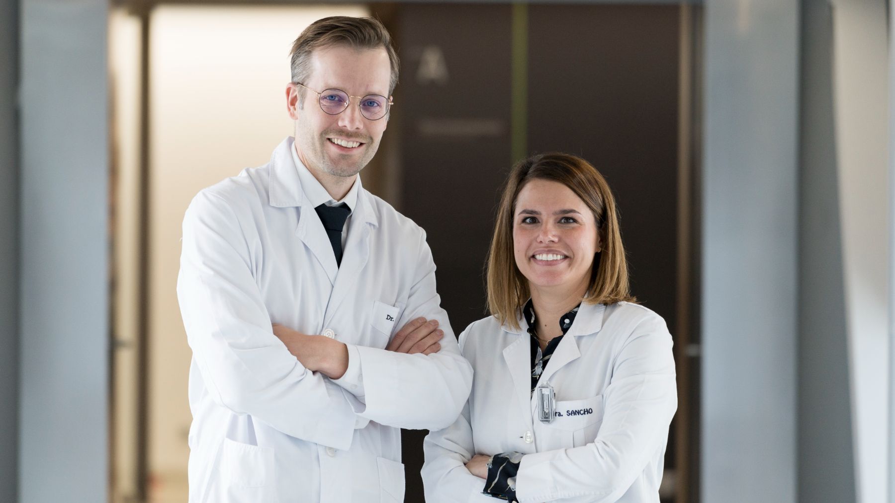 Los doctores Gabriel Schlager y Lidia Sancho. Foto: Clínica Universidad de Navarra.