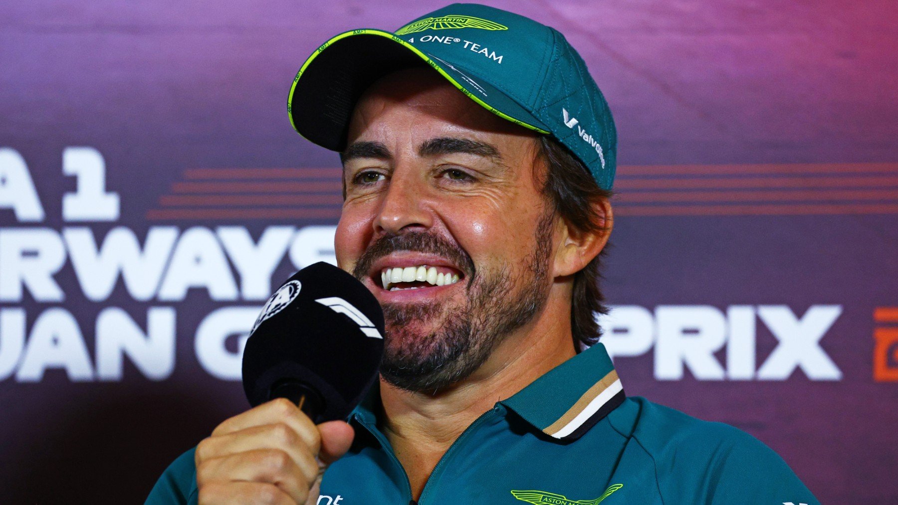 Fernando Alonso, durante una rueda de prensa previa a un Gran Premio. (Getty)