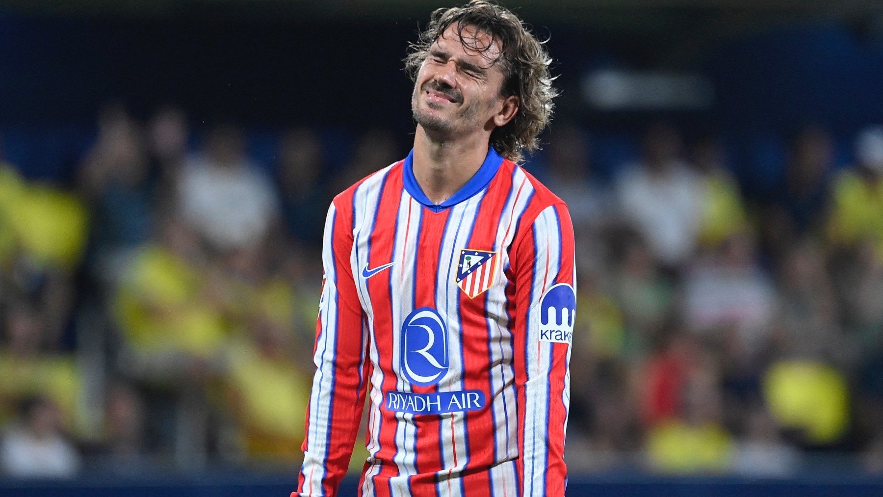 Griezmann se lamenta durante el partido de ayer