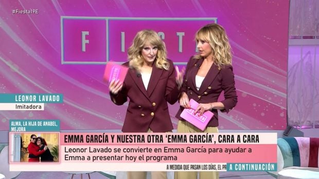 La imitadora Leonor Lavado junto a Emma García en Fiesta (Mediaset).