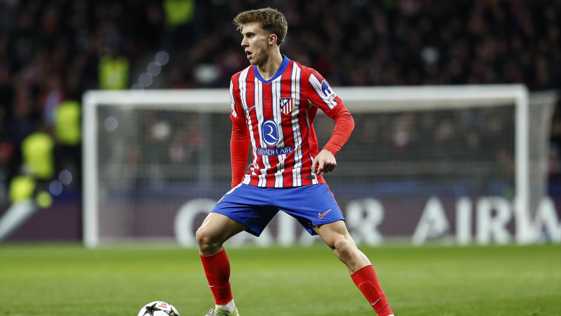 Barrios, durante un partido de Champions con el Atlético. (EP)