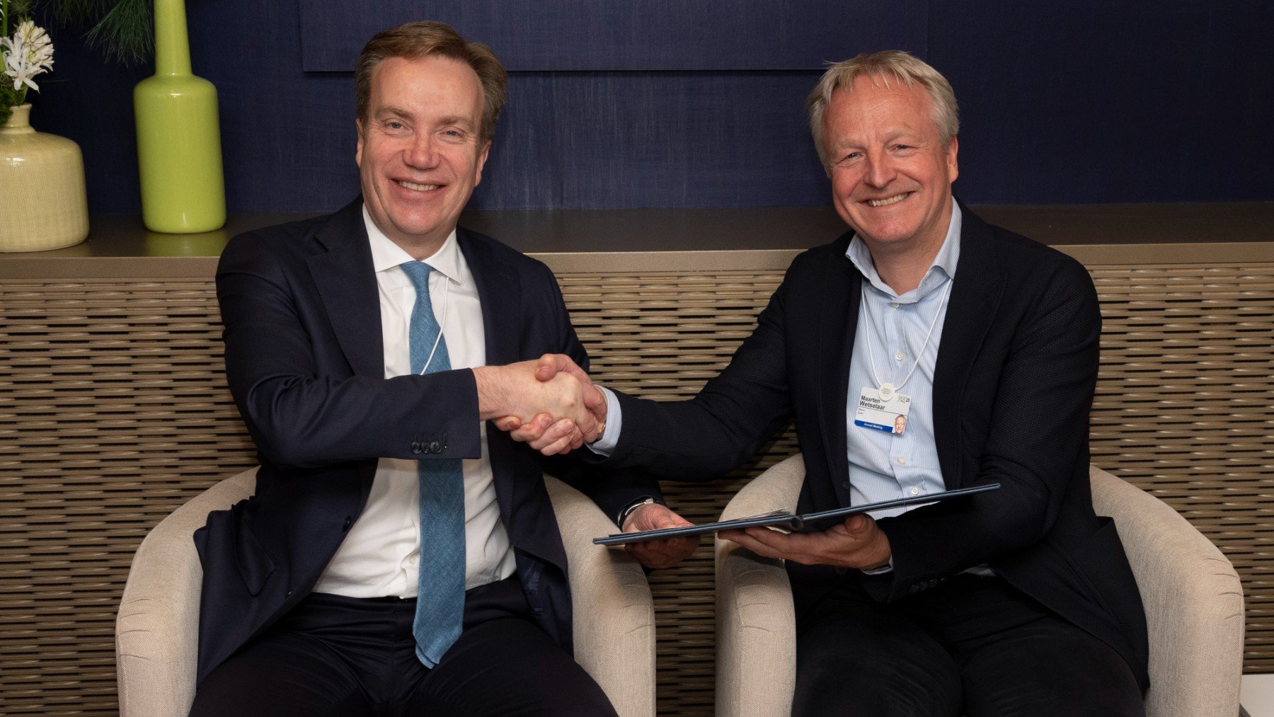 Borge Brende, presidente y CEO del Foro Económico Mundial, y Maarten Wetselaar, CEO de Moeve