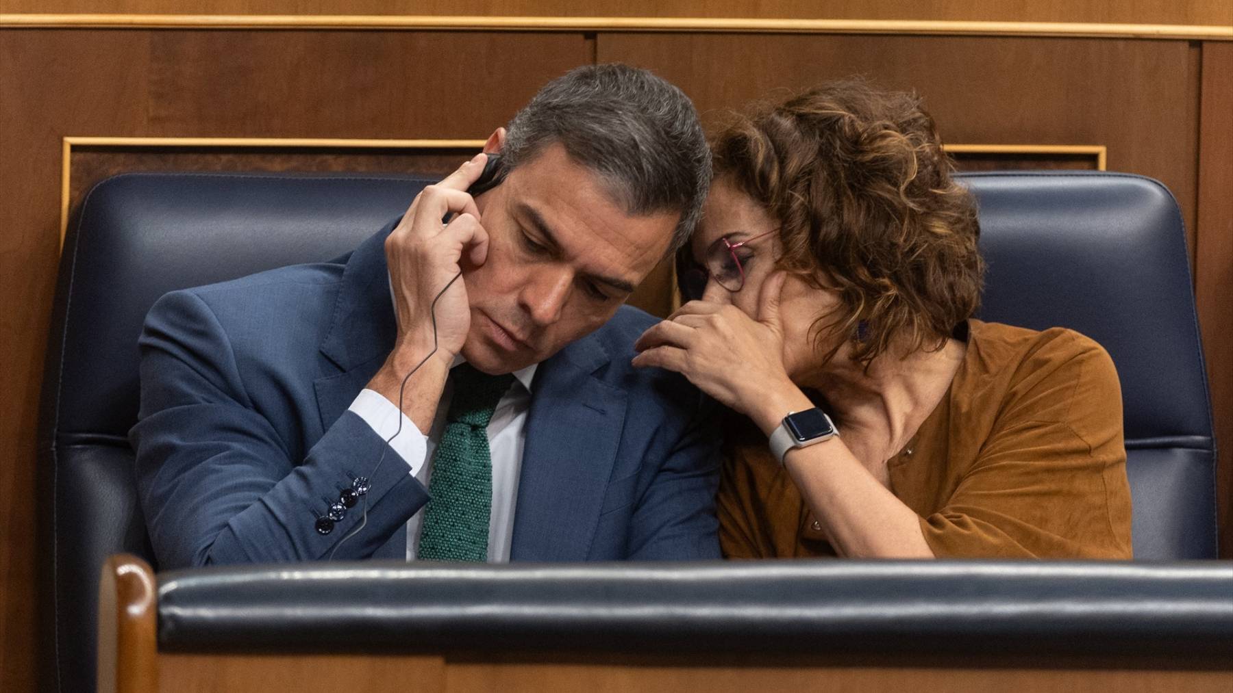 Pedro Sánchez y María Jesús Montero. (EP)