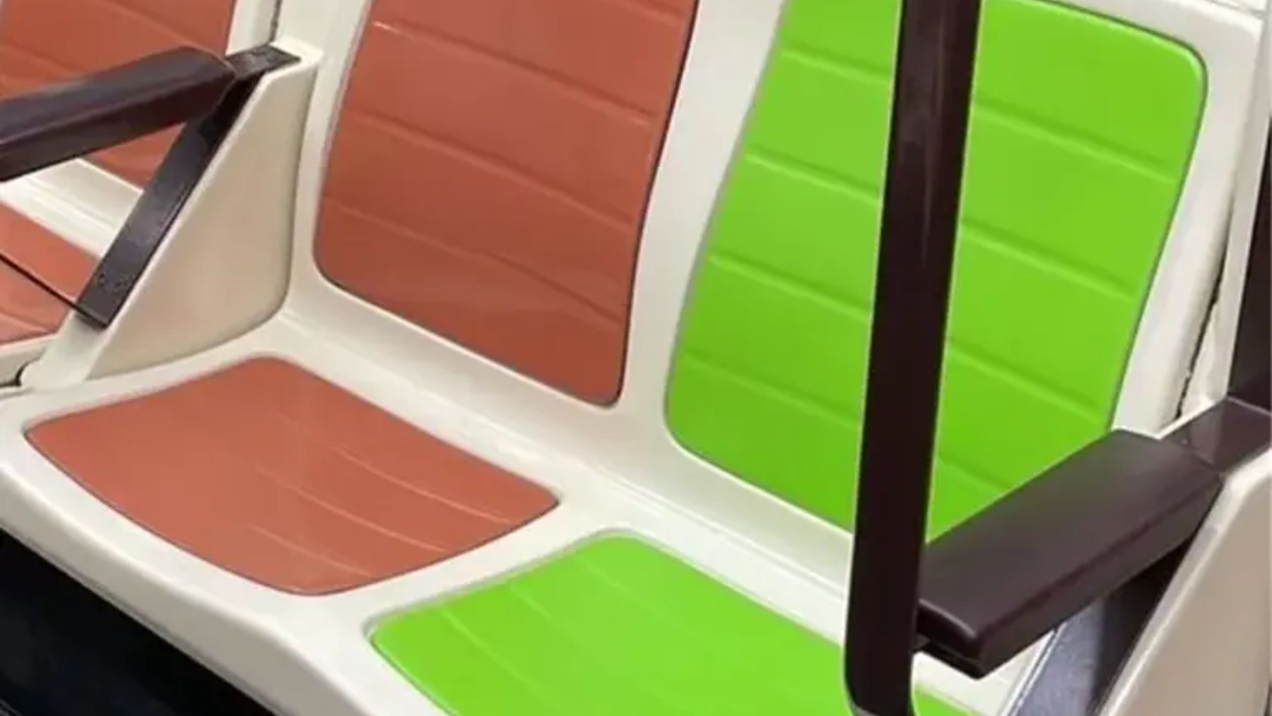 Asiento verde del Metro de Madrid.