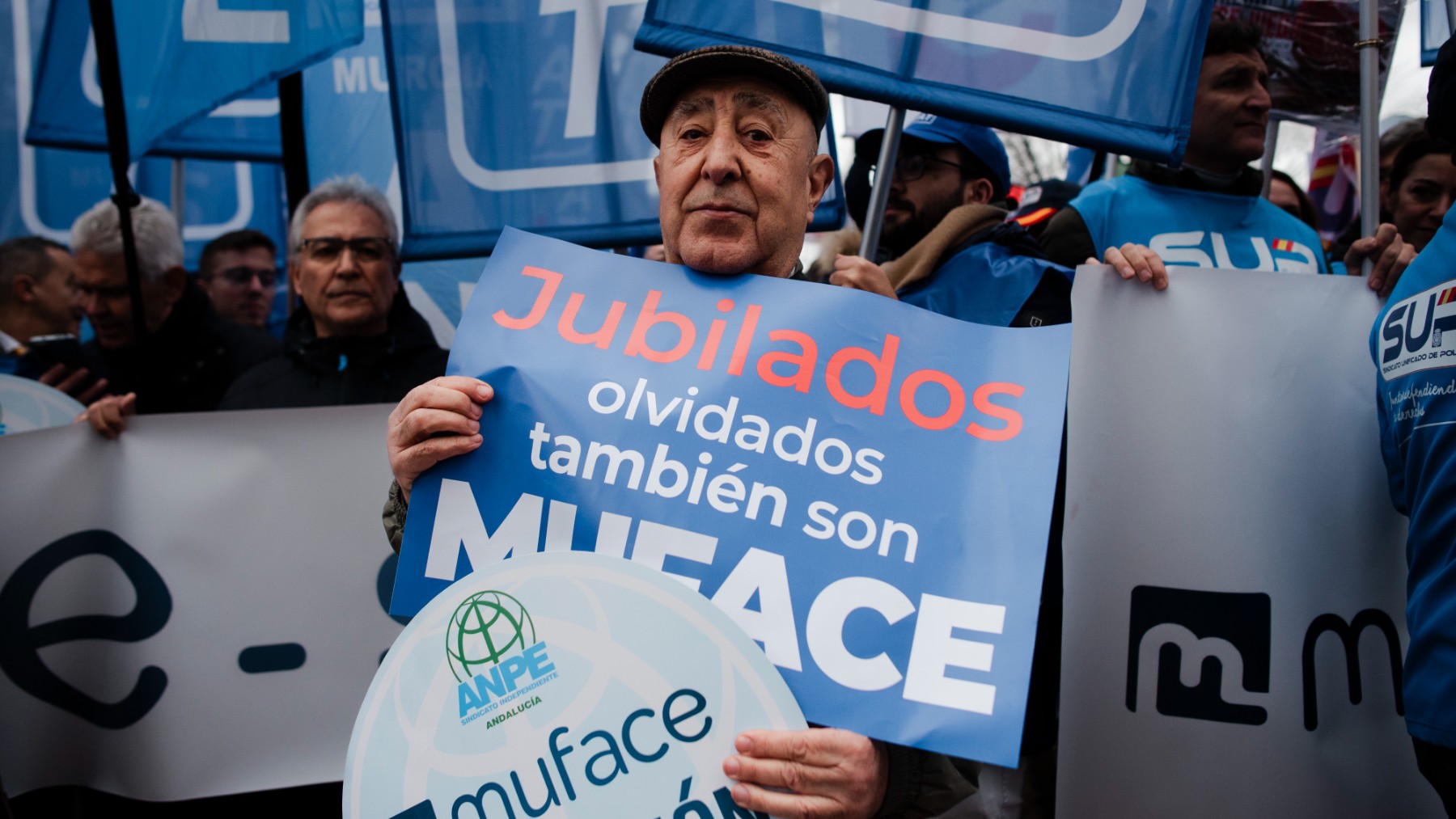 Un jubilado en una manifestación de MUFACE. (EP)