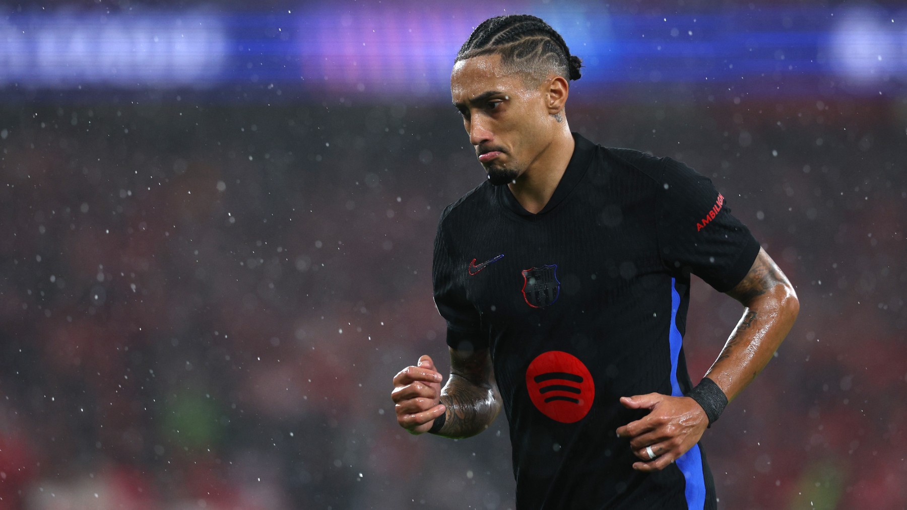 Raphinha, durante el partido del Barcelona ante el Benfica en Lisboa. (Getty)