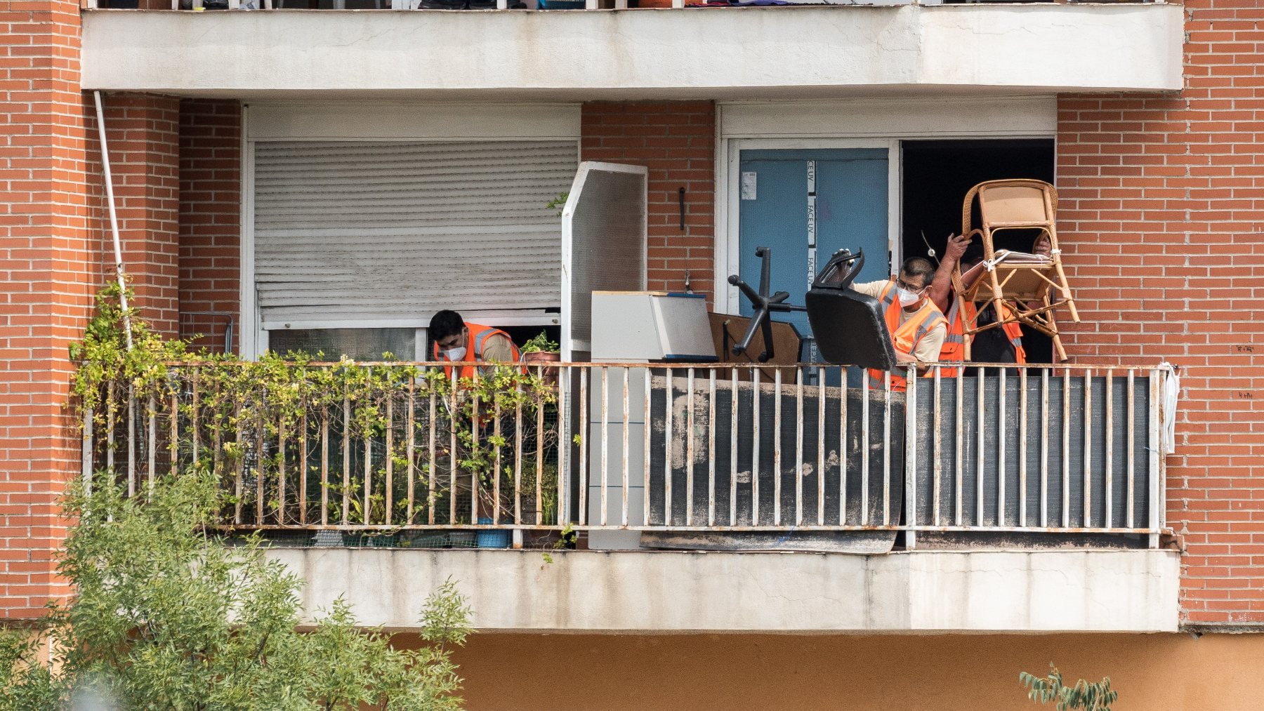 Desalojo de okupas en Alcobendas. (Foto: EP)