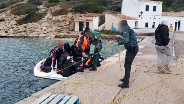 Una patera localizada en Mallorca con una decena de inmigrantes a bordo.