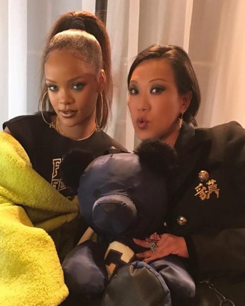 Rihanna y Lynn Ban. (Instagram)