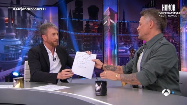 Pablo Motos y Alejandro Sanz en El Hormiguero (Atresmedia).