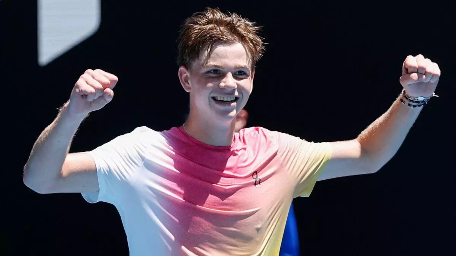 Henry Bernet celebra su victoria en el Open de Australia júnior. (AO)