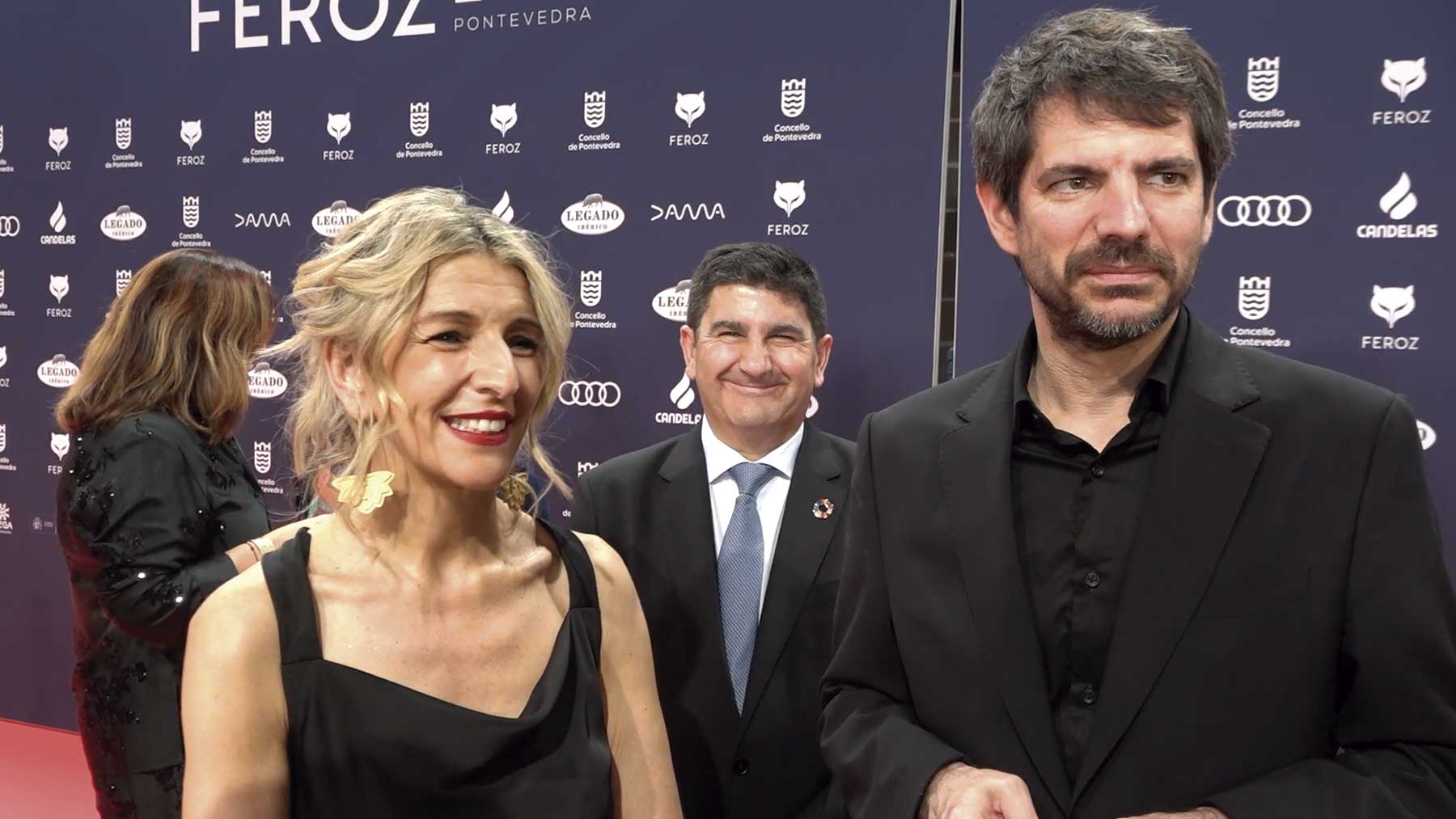 Yolanda Díaz junto a Ernest Urtasun en los Premios Feroz.