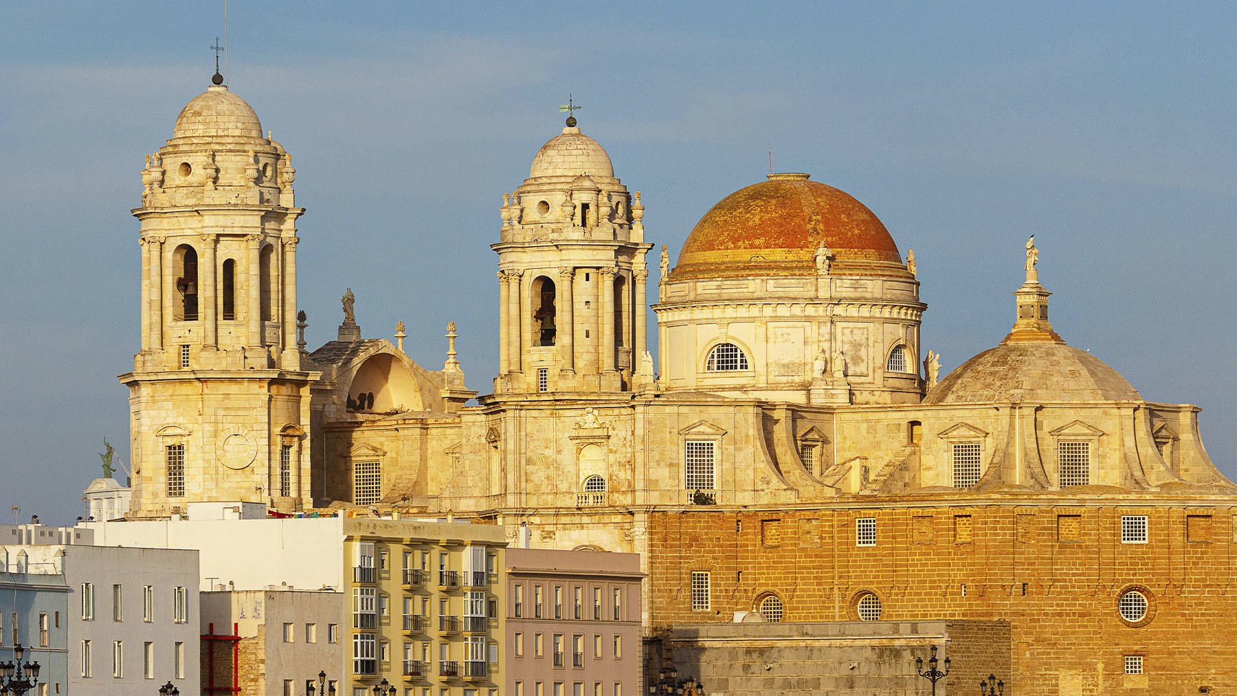 Catedral de Cádiz, la ciudad más antigua de Andalucía. Foto: Pexels.