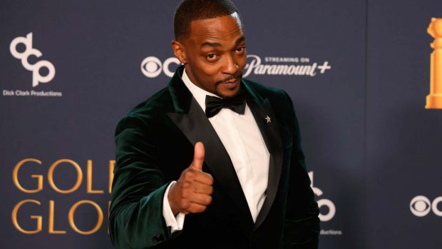 Anthony Mackie en la gala de los Golden Globe Awards. (Foto: Gtres)