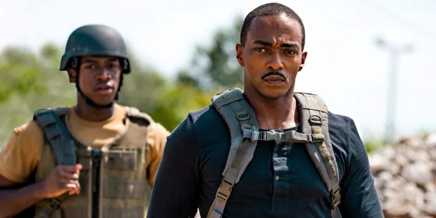 Anthony Mackie en la película 'A descubierto'. (Netflix)