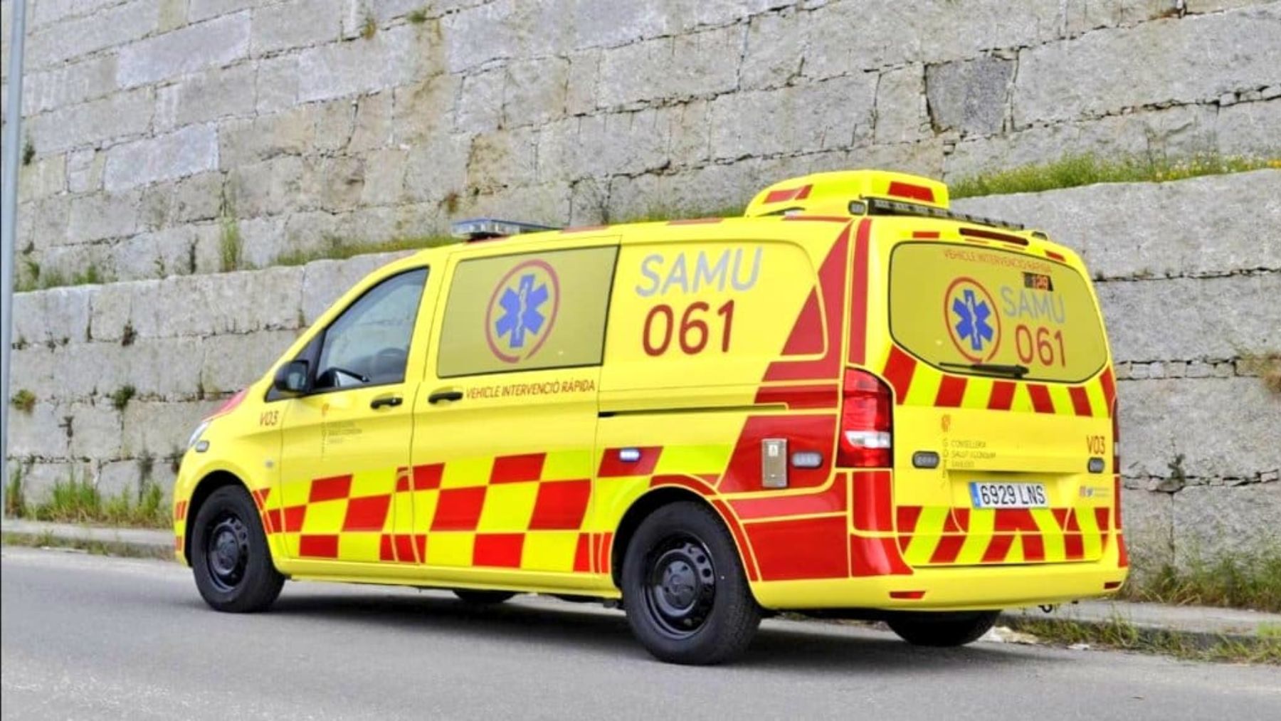 Una ambulancia del SAMU 061.