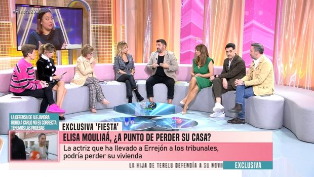 Emma García junto a sus colaboradores de Fiesta (Mediaset).