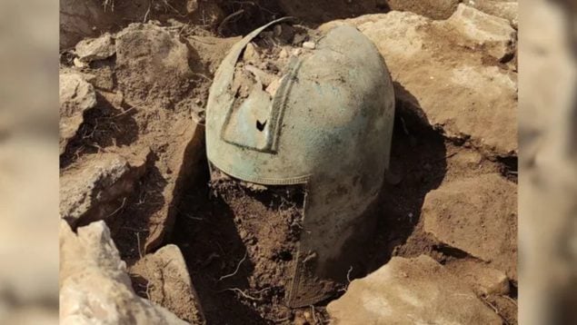 Casco funerario de la civilización Iliria, hallazgo histórico de hace 2.500 años, hallazgo histórico de la civilización Iliria, arqueólogos descubren nuevos datos sobre los ilirios, quienes eran los ilirios, ilirios, Croacia, arqueología, nuevos descubrimientos arqueológicos.