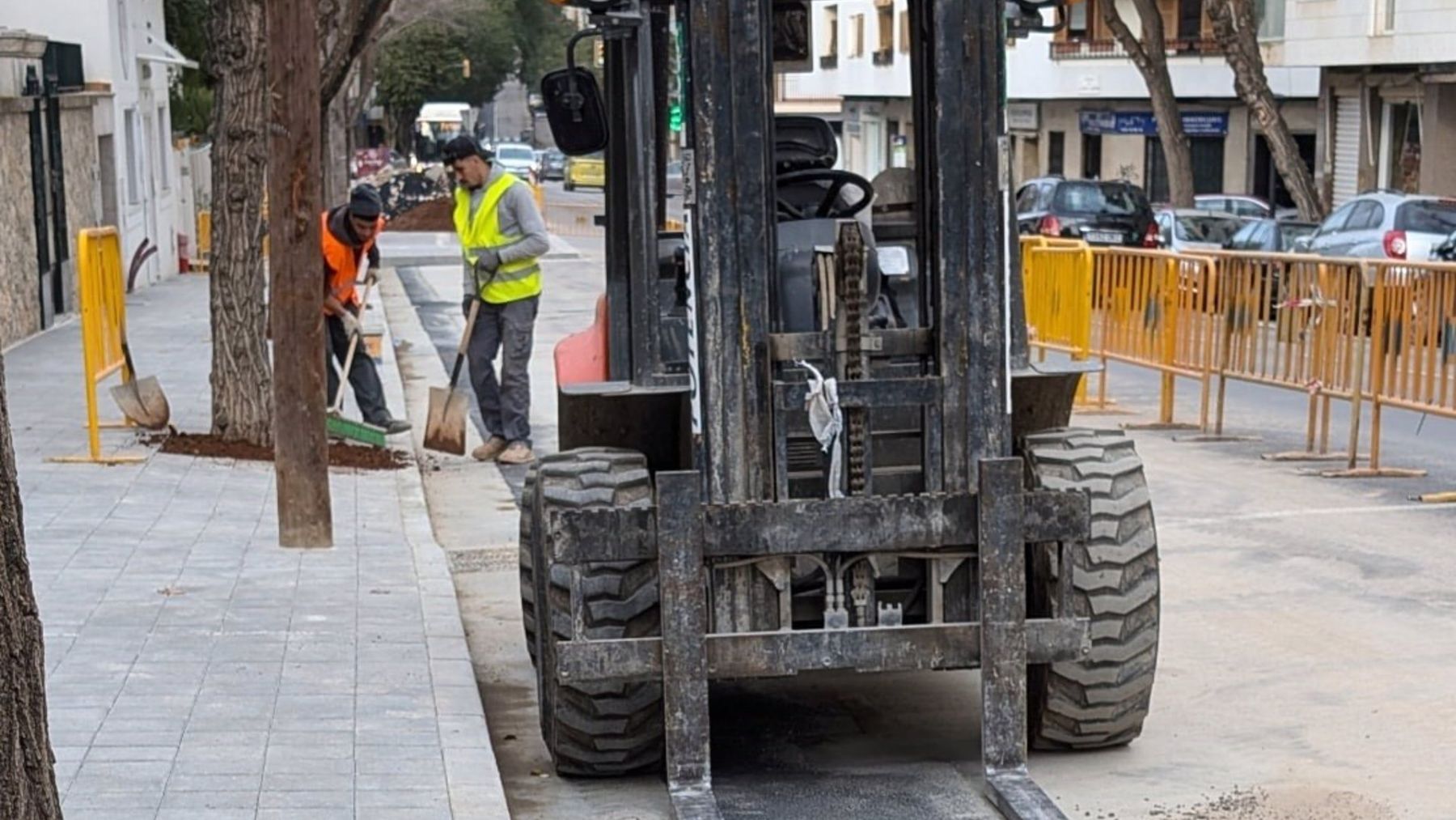 Obras de reforma en la calle Fra Juníper Serra.