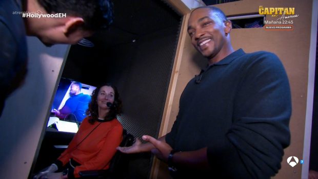 Los actores Anthony Mackie y Danny Ramirez descubren quién es la traductora de El Hormiguero (Atresmedia).