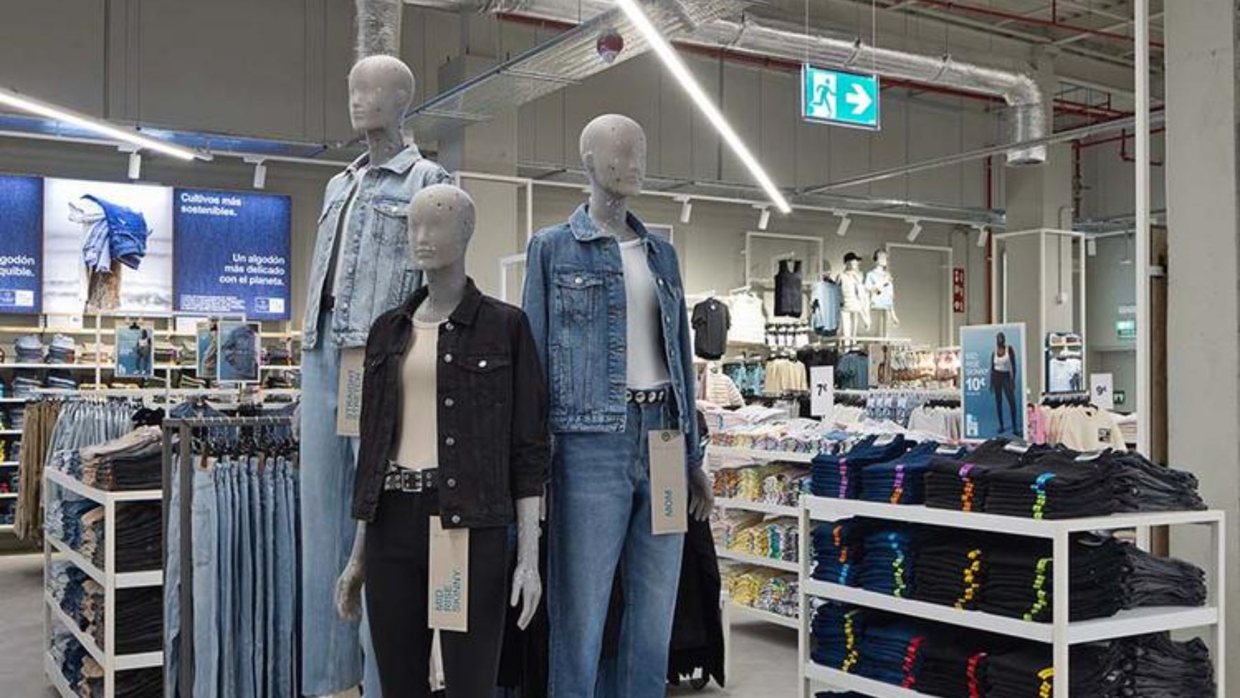 Interior de una tienda Primark..