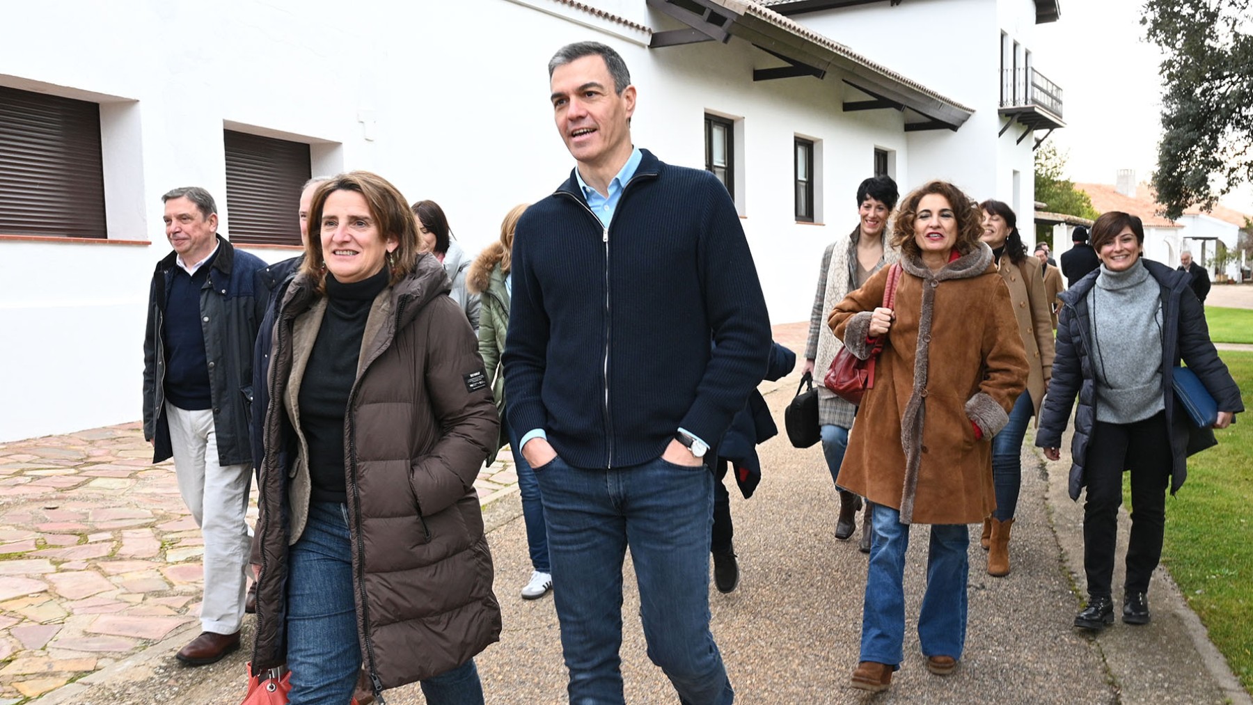 Sánchez y sus ministros en Quintos de Mora hace un año. (Foto: Moncloa)