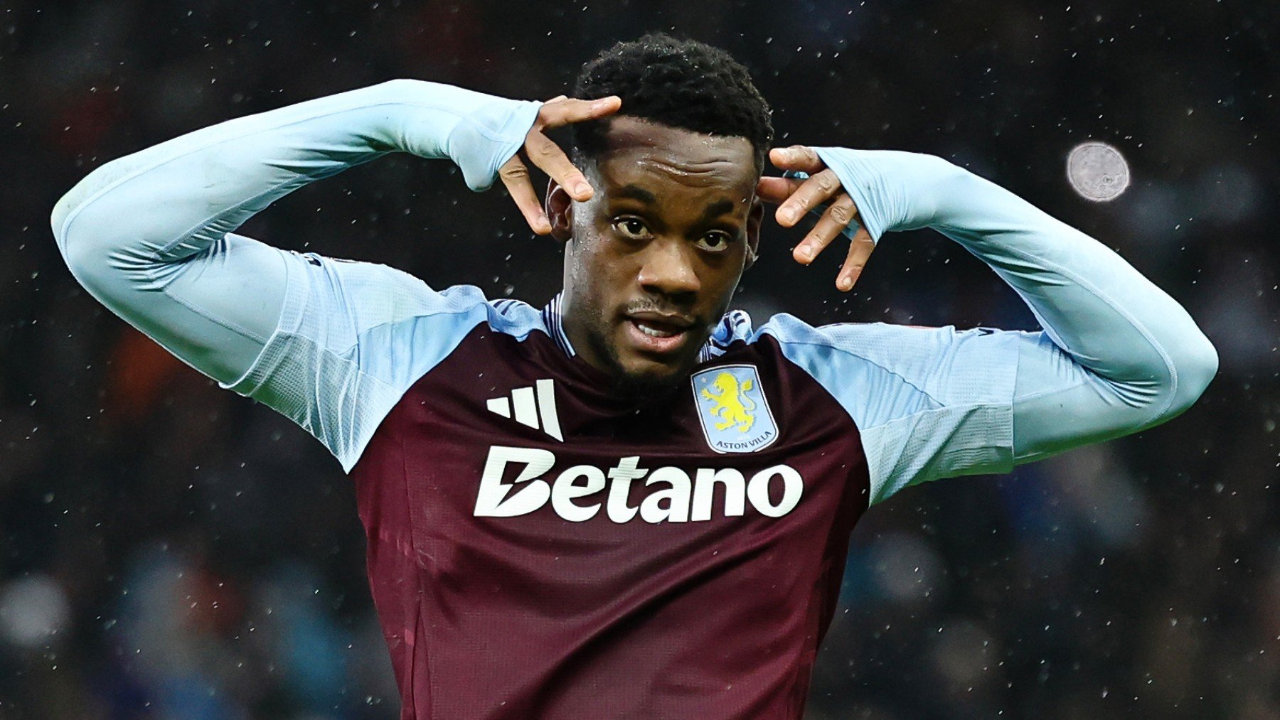 Jhon Durán celebra un gol con el Aston Villa. (Getty)