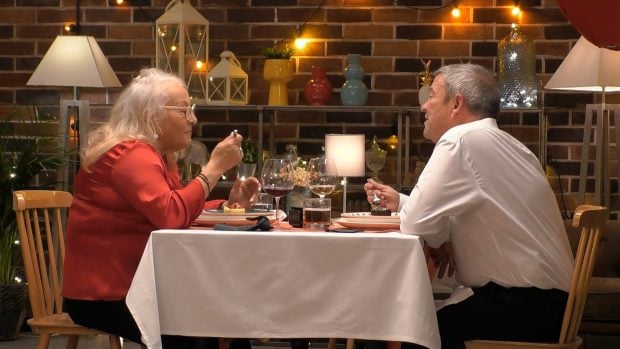 Miran y José Luis, dos comensales durante su cita en First Dates (Mediaset).