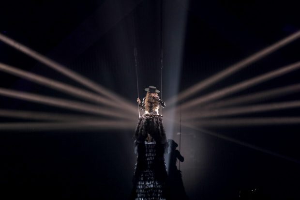 Melody durante su actuación en la Gran Final del Benidorm Fest 2025.