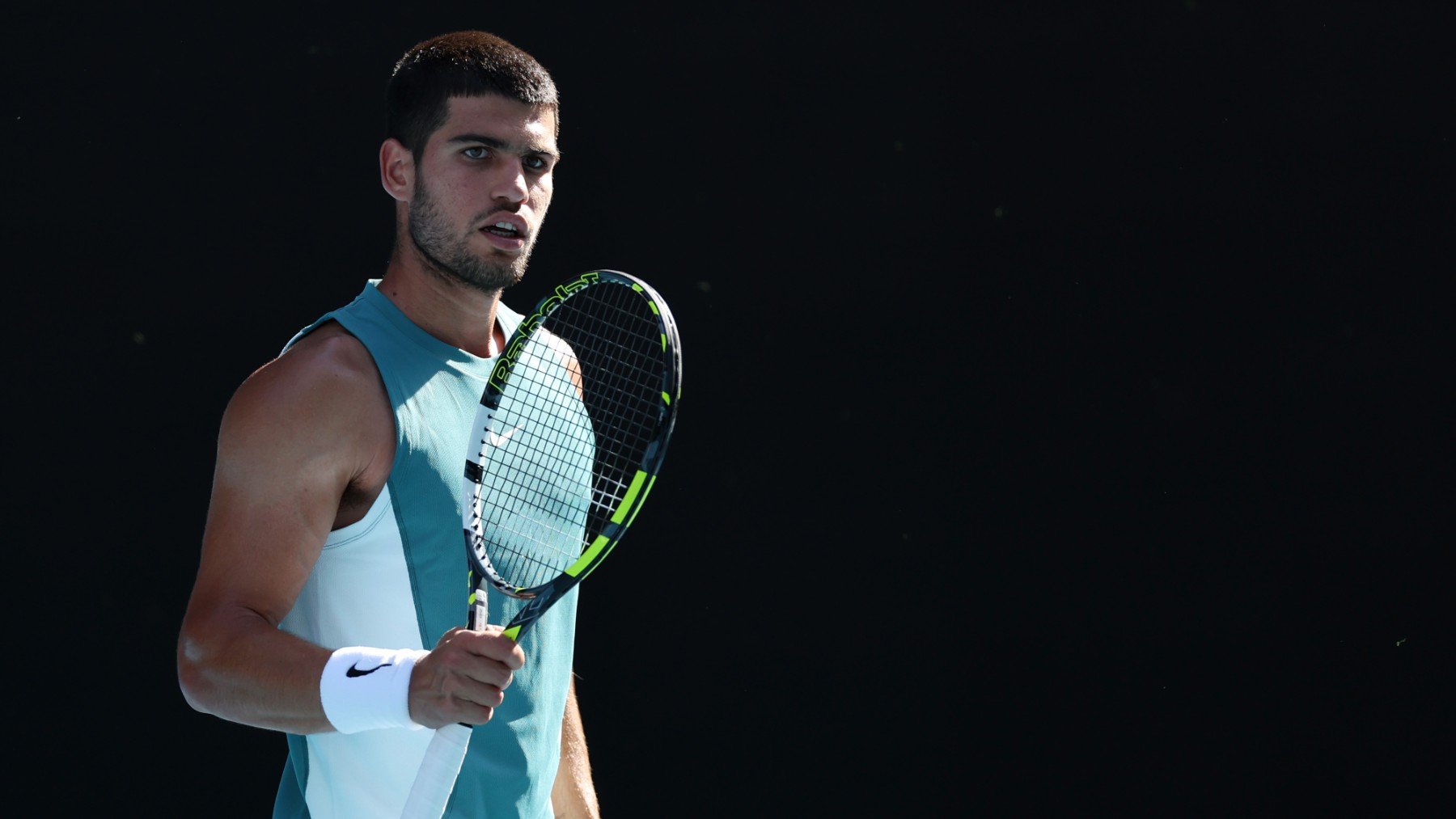 Alcaraz, durante el partido contra Djokovic en el Open de Australia. (EP)