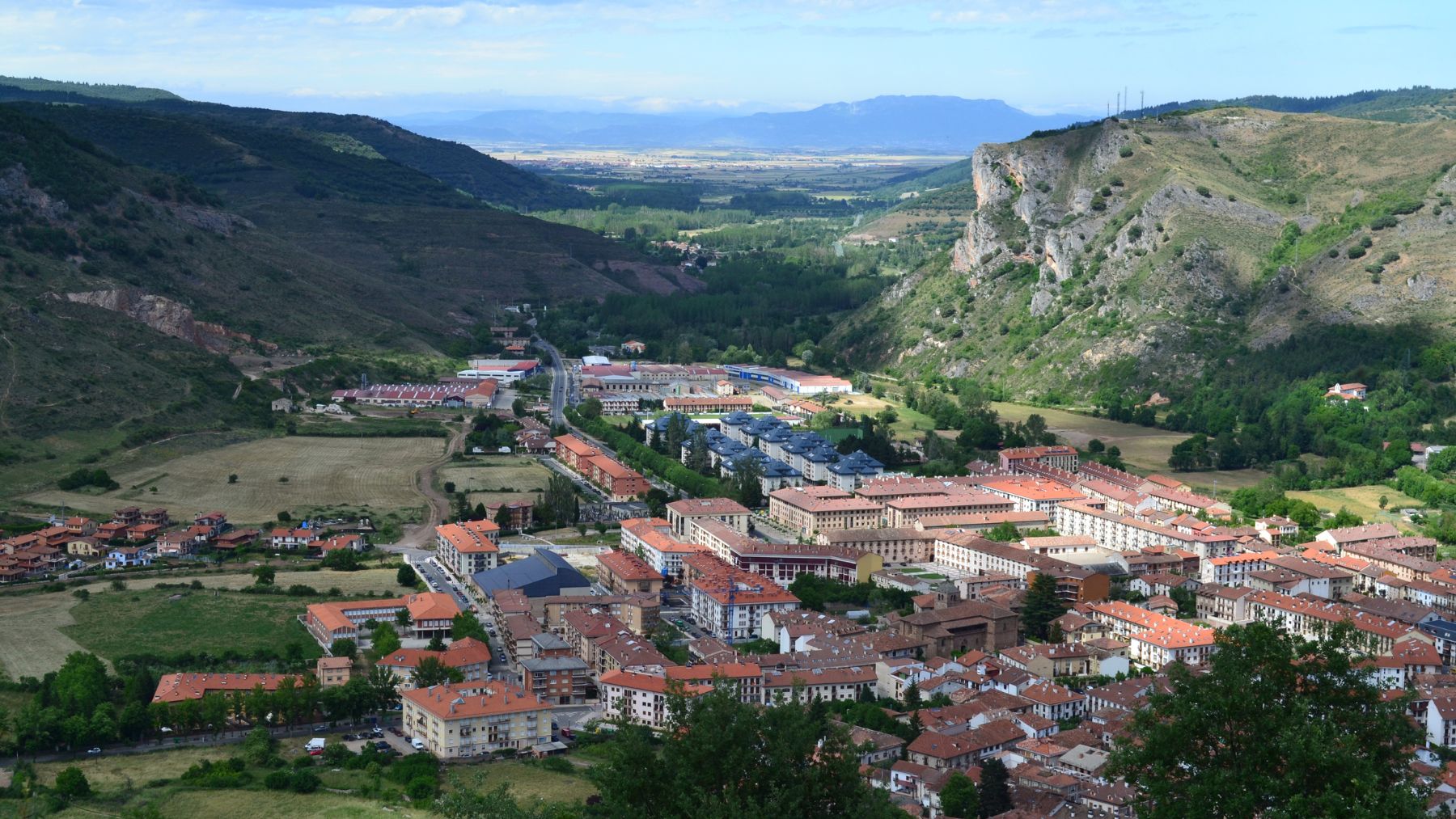 Éste es el pueblo más bonito de La Rioja, según National Geographic: 2.100 habitantes y 2 estrellas Michelin