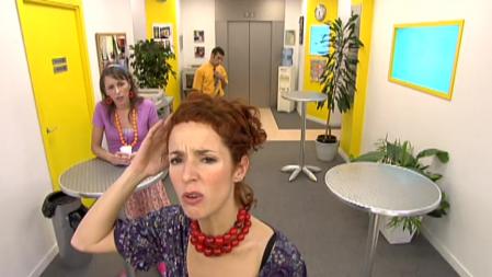 Marta Belenguer en 'Camera Café'. (Mediaset)