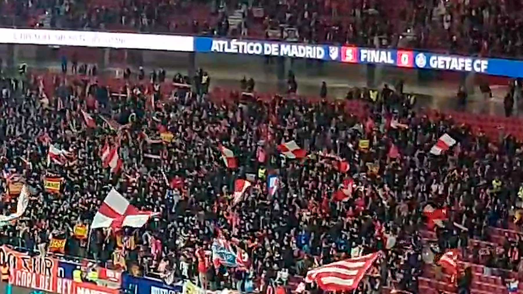 La afición del Atlético tras el partido contra el Getafe.