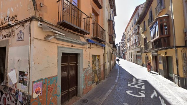 Detenidos en Granada seis marroquíes y un argelino por robar a mujeres bolsos, móviles y joyas